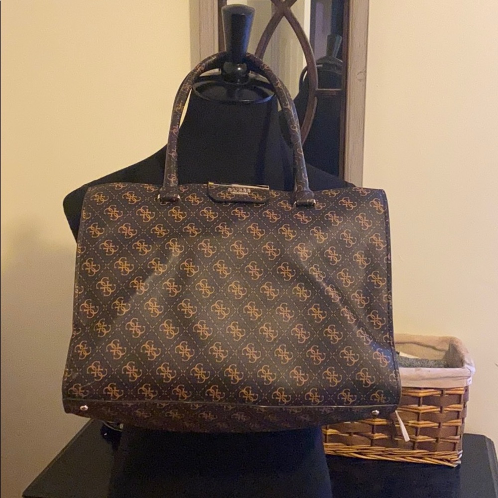 Guess signature print tote